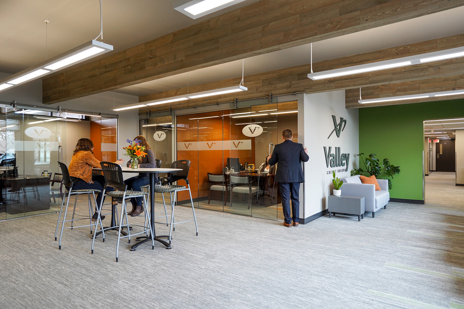 Valley Federal Credit Union, Custer Avenue Branch